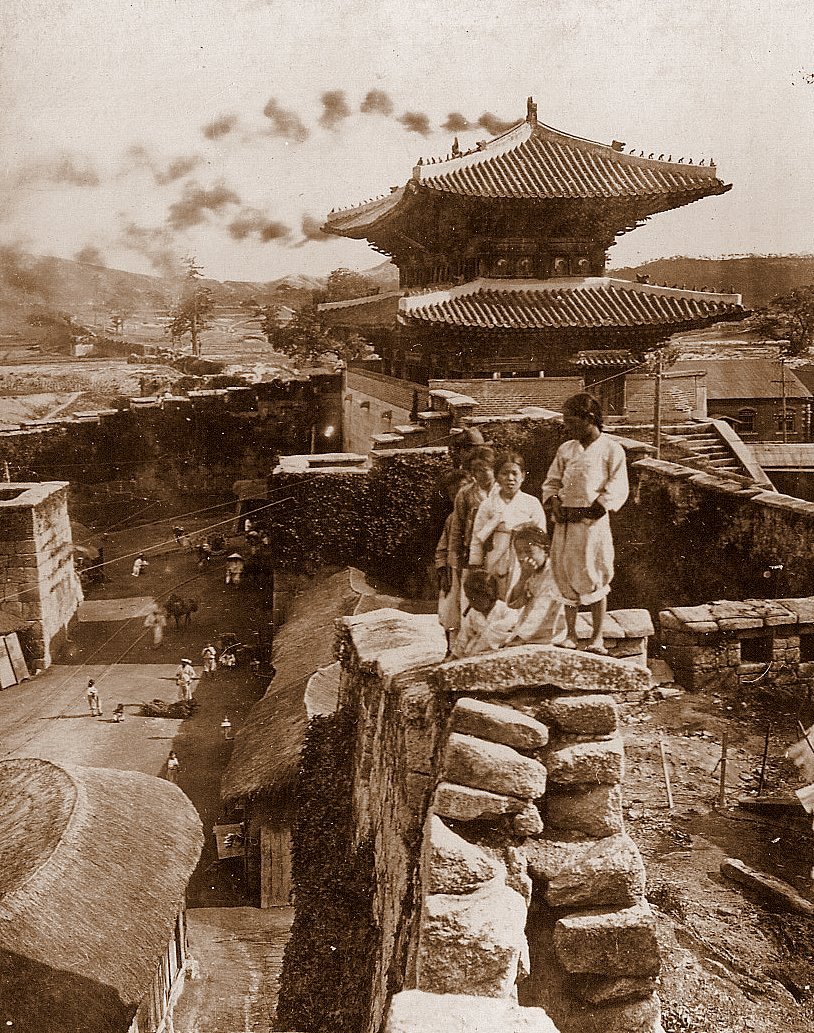 Heunginjimun, the East Gate of Seoul, photographed in 1904